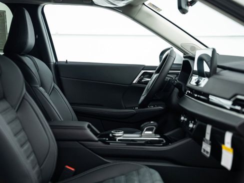 New 2026 Mitsubishi Outlander SE image 7