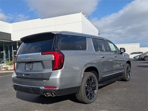 New 2026 GMC Yukon XL Denali image 4
