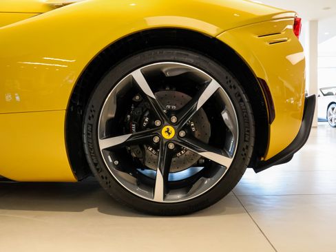 Used 2024 Ferrari SF90 Spider image 50
