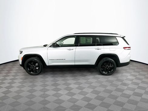 Used 2023 Jeep Grand Cherokee L Laredo AWD/4WD image 7
