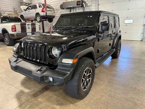 Used 2022 Jeep Wrangler Unlimited Sport w/ Cold Weather Group AWD/4WD image 39