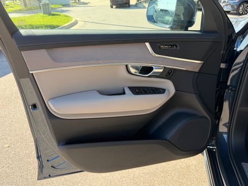 New 2026 Volvo XC90 B6 Core image 16