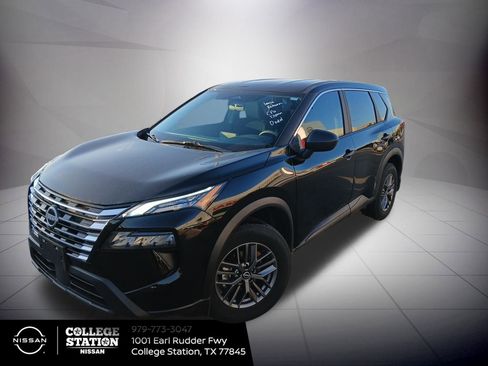 Certified 2025 Nissan Rogue S image 6