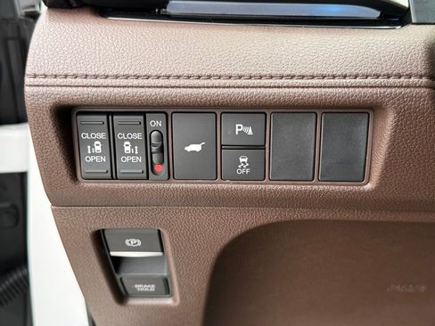 Certified 2026 Honda Odyssey Touring image 30