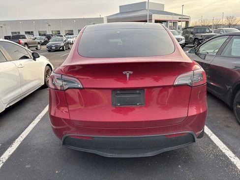 Used 2024 Tesla Model Y 2WD image 5