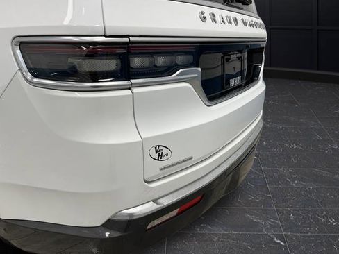 Used 2022 Jeep Grand Wagoneer Series II w/ Flexible Seating Group image 40