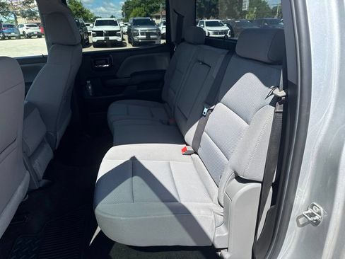Used 2018 Chevrolet Silverado 1500 Custom w/ Custom Value Package AWD/4WD image 19