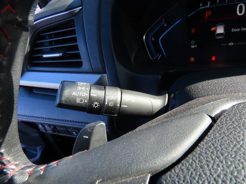 Used 2023 Honda Odyssey Sport image 35