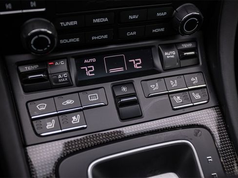 Used 2017 Porsche 911 Turbo S image 30