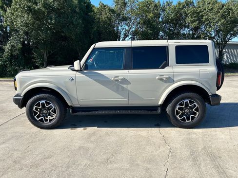 Used 2025 Ford Bronco Outer Banks AWD/4WD image 2