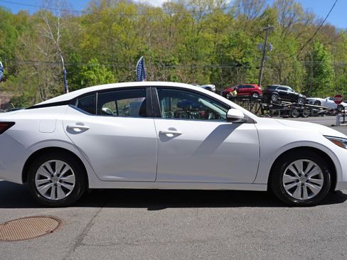 Used 2022 Nissan Sentra S FWD image 6