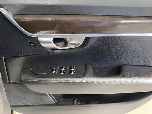 Used 2018 Volvo S90 T6 Momentum w/ Protection Package image 26