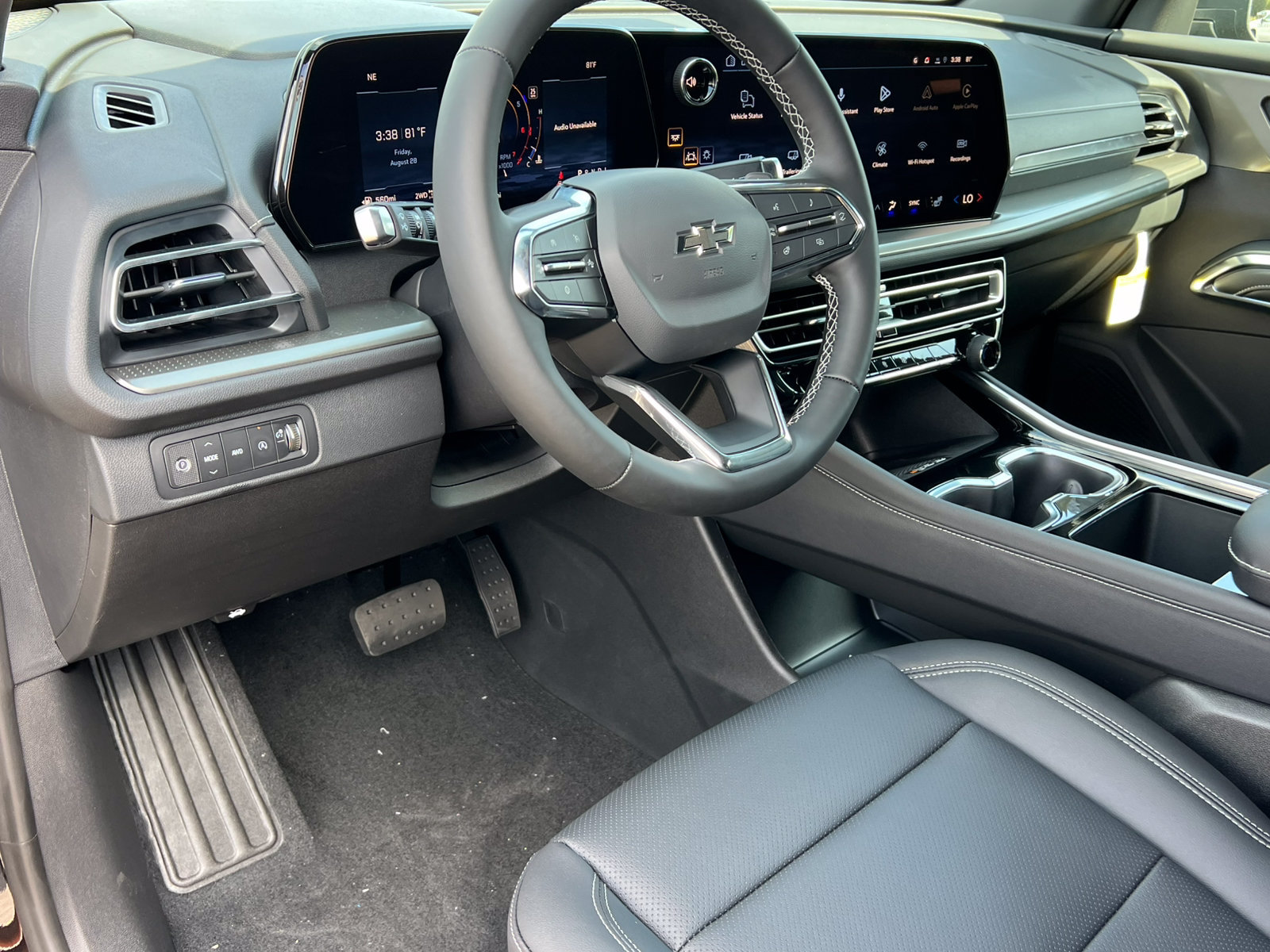 New 2027 Chevrolet Traverse LT w/ Midnight/Sport Edition AWD/4WD image 14
