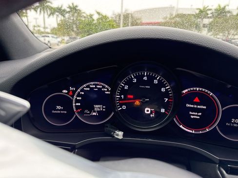 Used 2022 Porsche Cayenne S image 9