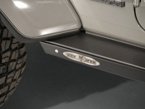 Used 2021 Jeep Gladiator Rubicon AWD/4WD image 34