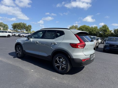 New 2026 Volvo XC40 B5 Core AWD/4WD image 5