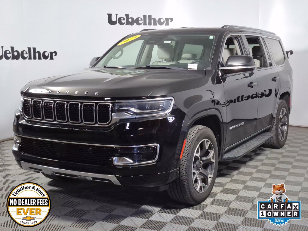 Used 2023 Jeep Wagoneer Series III w/ Preferred Equipment Group AWD/4WD image 3