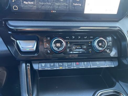 Used 2025 GMC Sierra 2500 AT4 w/ AT4 Premium Plus Package image 16