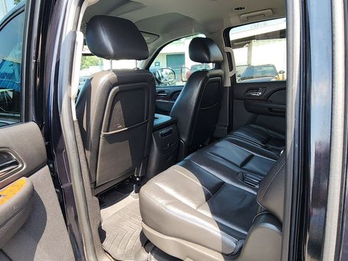 Used 2013 Chevrolet Suburban LT w/ Luxury Package AWD/4WD image 22