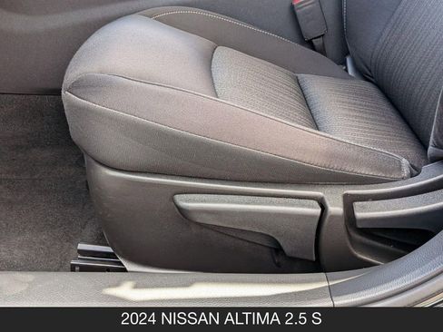 Used 2024 Nissan Altima 2.5 S FWD image 15