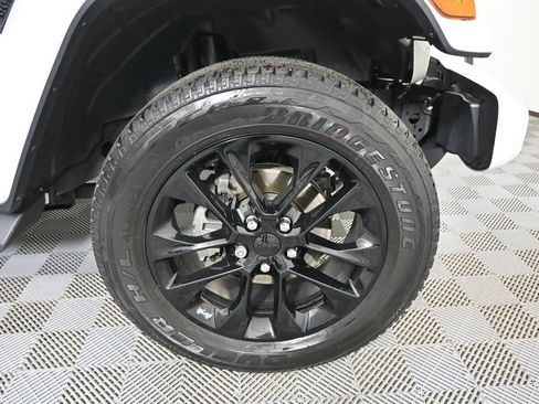Used 2021 Jeep Wrangler Unlimited Sahara AWD/4WD image 11