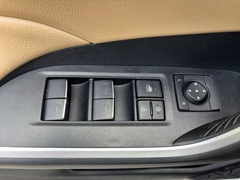 Used 2022 Toyota RAV4 XLE w/ Convenience Package FWD image 30