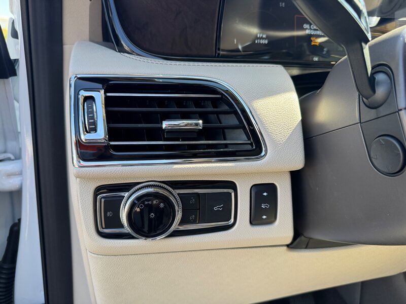 Used 2020 Lincoln Navigator L Reserve w/ Luxury Package AWD/4WD image 26