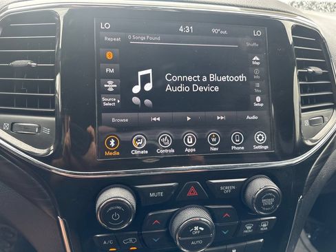 Used 2021 Jeep Grand Cherokee Laredo X AWD/4WD image 26