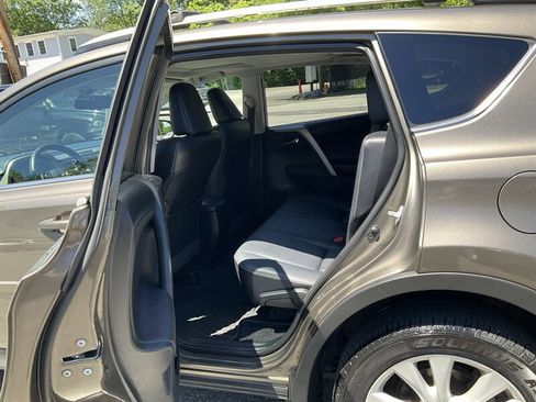 Used 2015 Toyota RAV4 Limited AWD/4WD image 13