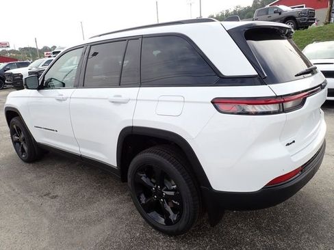 New 2025 Jeep Grand Cherokee Limited w/ Black Appearance Package image 3