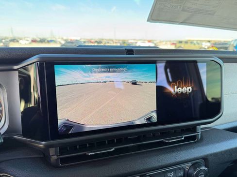 New 2026 Jeep Gladiator Sport image 30