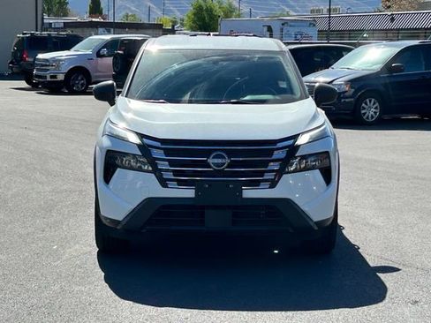 Used 2024 Nissan Rogue S AWD/4WD image 10