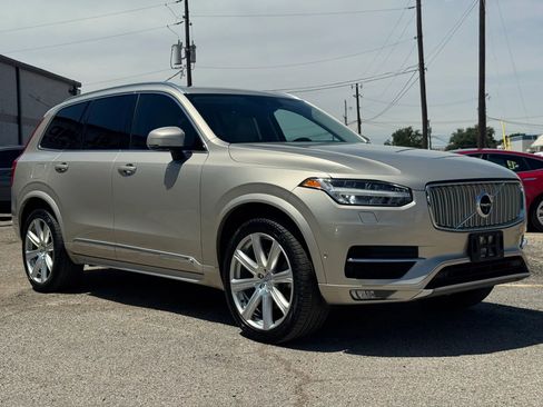 Used 2017 Volvo XC90 T6 Inscription w/ Vision Package image 9