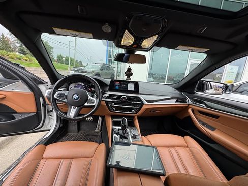 Used 2017 BMW 540i xDrive AWD/4WD image 4