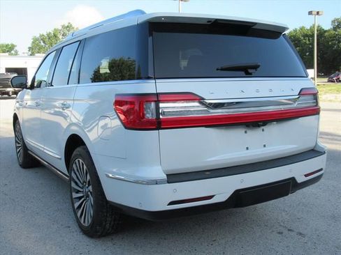 Used 2021 Lincoln Navigator Reserve AWD/4WD image 3