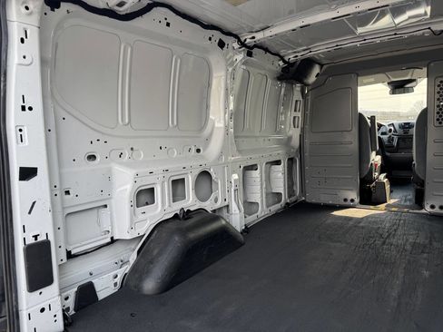 Used 2016 Ford Transit 150 130 Low Roof RWD image 10