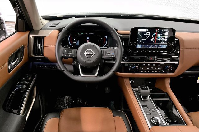 New 2025 Nissan Pathfinder Platinum w/ Lighting Package (N93) AWD/4WD image 20