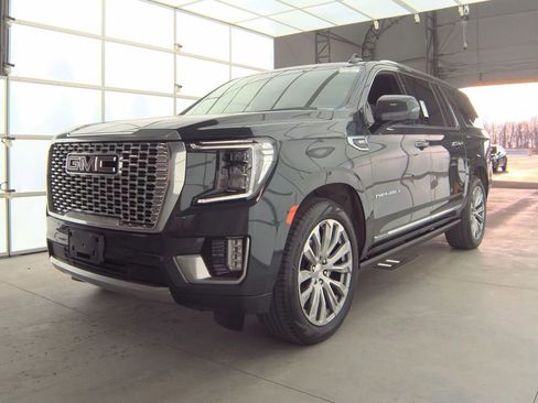 Used 2022 GMC Yukon XL Denali w/ Denali Ultimate Package AWD/4WD image 1