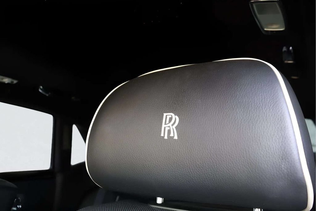 Used 2017 Rolls-Royce Ghost RWD image 11