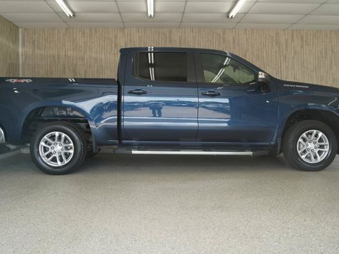 Used 2022 Chevrolet Silverado 1500 LT AWD/4WD image 6