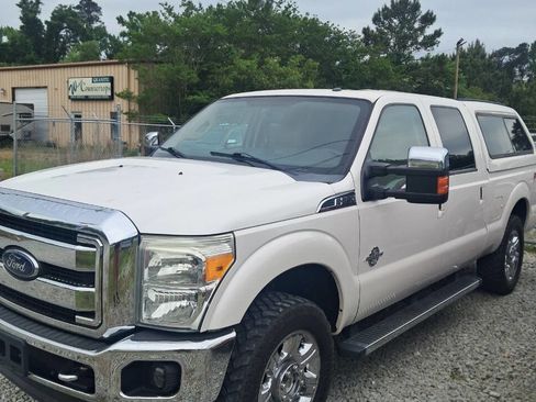 Used 2013 Ford F250 Lariat w/ Lariat Ultimate Pkg AWD/4WD image 1