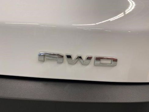 Certified 2023 GMC Acadia SLE w/ Driver Convenience Package image 18