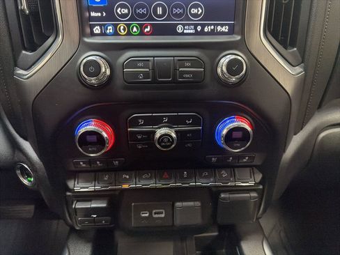 Used 2022 GMC Sierra 2500 Denali w/ Denali Ultimate Package AWD/4WD image 20