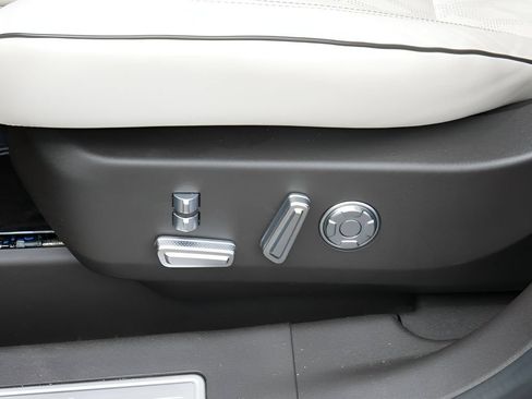 Used 2024 Lincoln Nautilus Black Label w/ Jet Appearance Package (87T) AWD/4WD image 16