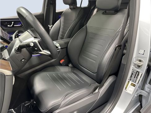 Used 2026 Mercedes-Benz GLC 300 4MATIC image 29