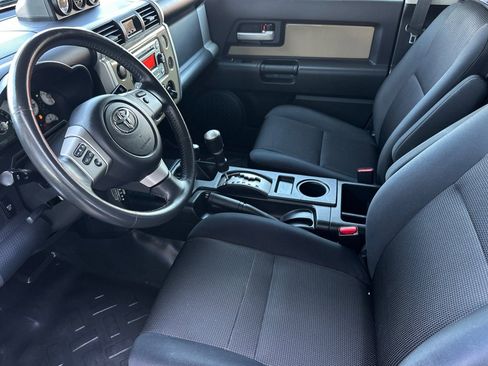 Used 2014 Toyota FJ Cruiser 4WD w/ Upgrade Package image 10