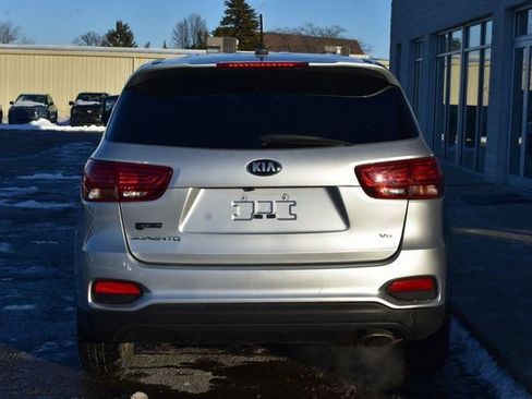Used 2019 Kia Sorento LX image 5