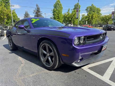 Used 2010 Dodge Challenger R/T RWD image 6