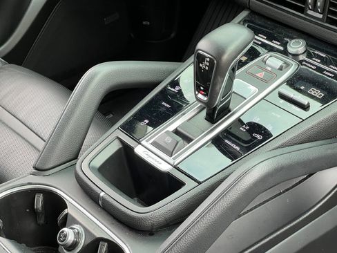 Certified 2023 Porsche Cayenne Platinum Edition AWD/4WD image 37