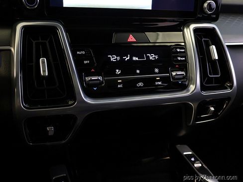 Used 2023 Kia Sorento SX AWD/4WD image 22